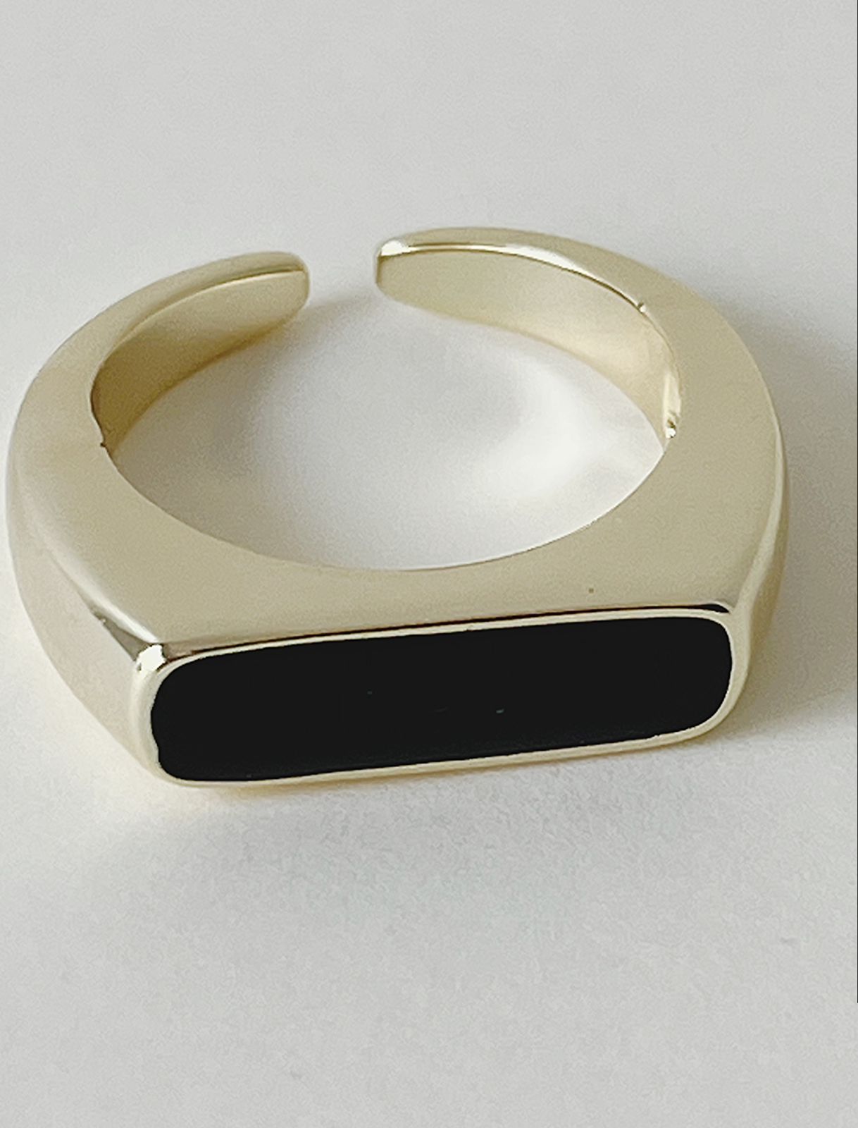 Anillo Serious